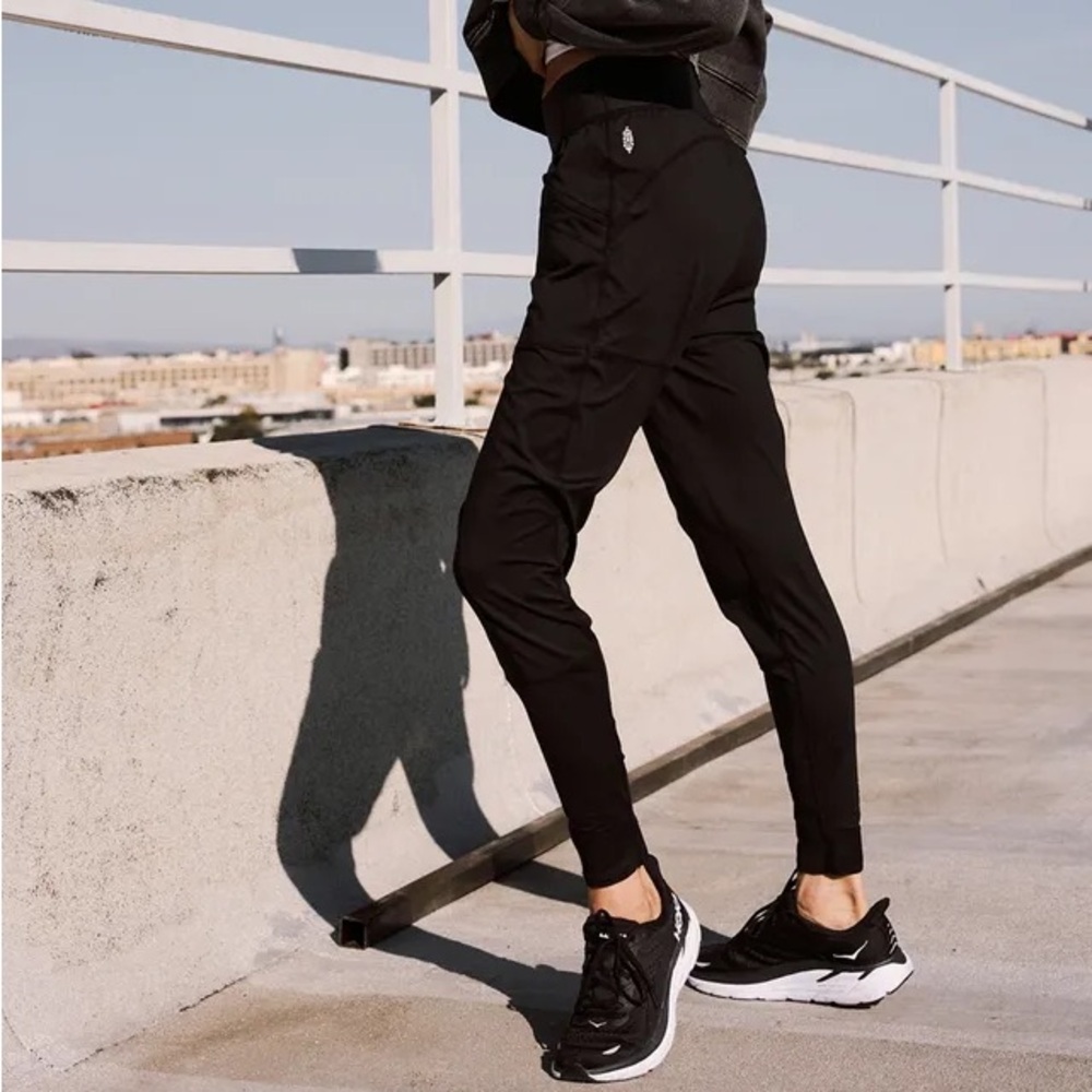 Free People Movement High Fives Jogger in Black